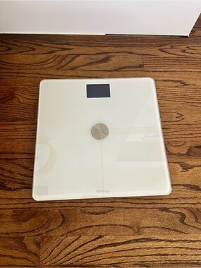 Withings White Digital Body Scale - Accurate Smart Bathroom Scale